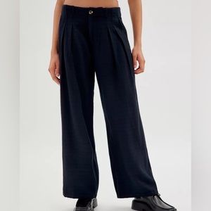 NWT Urban Outfitters Martina linen trouser in black - 0